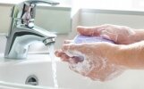 Rửa tay bằng xà phòng để phòng bệnh tay chân miệng